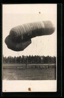 Foto-AK Startender Militär-Ballon  - Fesselballons