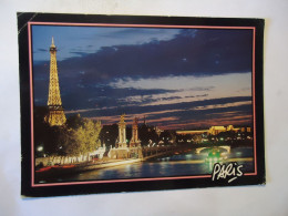 FRANCE   POSTCARDS PARIS  EIFFEL  FREE AND COMBINED   SHIPPING - Autres & Non Classés