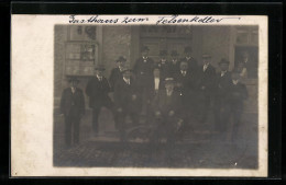 Foto-AK Schlitz, Gasthaus Zum Felsenkeller, Treffen Der Herren Im Jahre 1913  - Autres & Non Classés