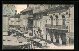 CPA St-Girons, La Rue Gambetta Pendant Le Marche  - Saint Girons