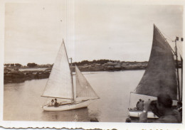 Photographie Photo Anonyme Vintage Snapshot Voilier Voile Bateau Régate - Schiffe