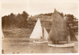 Photographie Photo Anonyme Vintage Snapshot Voilier Voile Bateau Régate - Schiffe