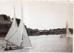 Photographie Photo Anonyme Vintage Snapshot Voilier Voile Bateau Régate - Boats