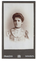 Fotografie Atelier Osten, Berlin, Frankfurter Allee 109 /112, Portrait Junge Dame Mit Halskette  - Anonyme Personen