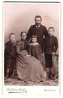 Fotografie Atelier Süss, Bautzen, Tuchmachergasse 20, Eltern Mit 3 Kleinkindern  - Anonymous Persons