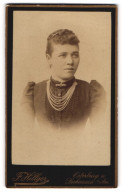 Fotografie F.Hillger, Osterburg, Portrait Dame Mit Hlskette Und Brosche  - Personnes Anonymes
