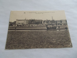 BERCK PLAGE ( 62 Pas De Calais ) LES VILLAS DE L ESPLANADE ET LE CASINO VUE PRISE EN MER ANIMEES BATEAU - Berck