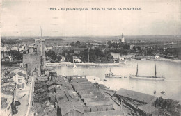 17 LA ROCHELLE L ENTREE DU PORT - La Rochelle