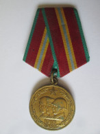 USSR/Russia:Medaille 70 Ans Aux Forces Armees De L'URSS 1918-1988/Medal 70 Years To The Armed Forces Of USSR,diam=32 Mm - Rusland