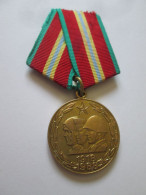 USSR/Russia:Medaille 70 Ans Aux Forces Armees De L'URSS 1918-1988/Medal 70 Years To The Armed Forces Of USSR,diam=32 Mm - Russia