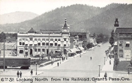 GRANTS PASS (OR) 6th Street Looking North, From The Railroad - Publ. Pacific Novelty Co. 2120 - Other & Unclassified