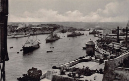 Malta - VALETTA - The Royal Yacht & Warships In The Grand Harbour - Publ. Cefai & Co. 518 - Malte