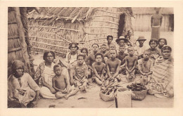 Madagascar - Une Famille Sakalave - Ed. Société Des Missions Évangéliques  - Madagaskar