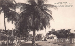 Côte D'Ivoire - GRAND BASSAM - Boulevard Treich-Laplène (orthographié Maréchal Trechelaplaine) - Bâtiments De La Douane  - Ivoorkust