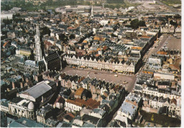 ARRAS. Vue Aérienne Sur L'Hôtel De Ville Et La Place Des Héros - Arras