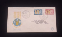 C) 1963. NETHERLANDS. FDC. SENT TO ENGLAND. DOUBLE STAMPS ABOUT A WORLD FREE FROM HUNGER. XF - Autres & Non Classés