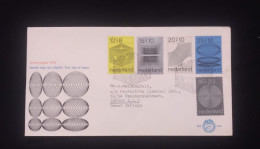 C) 1970. NETHERLANDS. FDC.  SENT TO GREAT BRITAIN. MULTIPLE OPTICAL ART STAMPS. XF - Autres & Non Classés