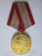 USSR/Russia:Medaille 60 Ans Aux Forces Armees De L'URSS 1918-1978/Medal 60 Years To The Armed Forces Of USSR,diam=32 Mm - Russia