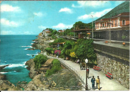 Genova Nervi (Liguria) Passeggiata Lungomare E Stazione Ferroviaria, Seaside Promenade And Railway Station, Gare - Genova (Genua)