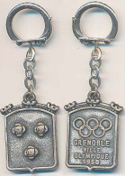 Porte-clefs Métallique TROIS ROSES Xèmes Jeux Olympiques D'Hiver De GRENOBLE 1968  Olympic Games 68 VILLE OLYMPIQUE - Other & Unclassified