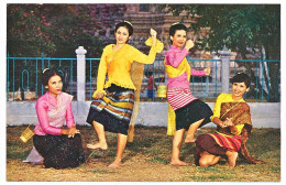 CPSM 9 X 14 Thaïlande (1) Thai Northeastern Girls Are Dancing Their "Sarng Katibkao" One Kind Of Famous Native Classic* - Thaïlande