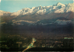 38 - Grenoble - Au Crépuscule - Les Grands Boulevards Et Belledonne - Vue Aérienne - CPM - Carte Neuve - Voir Scans Rect - Grenoble