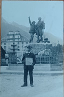 MARCHAND DE JOURNEAUX "LE PETIT PARISIEN" CHAMONIX  CARTE PHOTO - Chamonix-Mont-Blanc