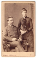 Fotografie Schmidt & Wegener, Kiel, Dänische Strasse 35, Bürgerliches Ehepaar, Sie Mit Schwarzem Rüschenkragen  - Anonymous Persons