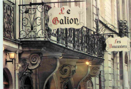 Enseignes - Nantes - Enseignes Et Balcon D'un Immeuble De La Rue Kervégan Dans L'île Feydeau - CPM - Voir Scans Recto-Ve - Other & Unclassified