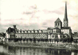 86 - Saint Savin Sur Gartempe - L'Eglise Et Les Bâtiments Abbatiaux - Mention Photographie Véritable - CPSM Grand Format - Saint Savin