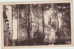 CPA - 15 - CHAUSSENAC - Le Château  - Vers 1930 - Sonstige & Ohne Zuordnung