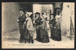 CPA Bretagne, Habitants Du Léon En Costume De Fete  - Ohne Zuordnung