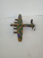 MODELLINO CORGI AVIAZIONE ARCHIVE 47301 RIPARAZIONE AVRO LANCASTER PA474 MEMORIAL VOLO Oi - Profielen