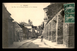 89 - JOIGNY - LA RUE DE LA GROSSE TOMBE ET LE CHATEAU - Joigny