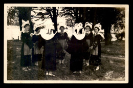 29 - SAINT-YVI - JEUNES FILLES EN COSTUMES - FEMME - Other & Unclassified