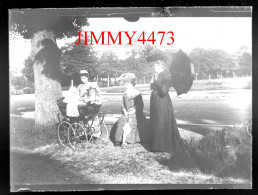 Une Famille Dans La Campagne, à Identifier - Plaque De Verre En Négatif - Taille 89 X 119 Mlls - Glass Slides