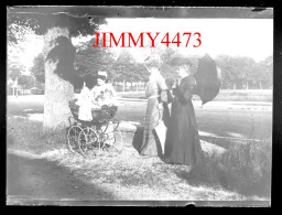 Une Famille Dans La Campagne, à Identifier ( Vieux Landau ) Plaque De Verre En Négatif - Taille 89 X 119 Mlls - Diapositiva Su Vetro