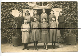 CARTE PHOTO. CPA .RHONE. BOIS D'OINGT 1923 1er Classe. Elèves, école , Lycéennes - Autres & Non Classés