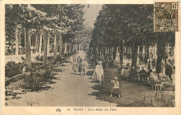 03 - VICHY -  UNE ALLEE DU PARC - Vichy