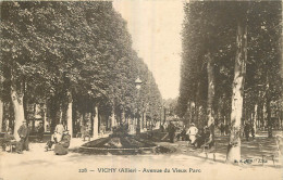 03 - VICHY -  AVENUE DU VIEUX PARC - Vichy