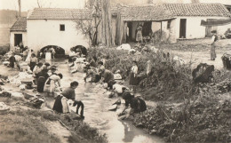 CARTE POSTALE PHOTO ORIGINALE : NAZARE  LES LAVANDIERES ANIMEE  PORTUGAL - Lisboa