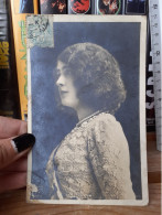 Ancienne Carte Postale Femme - Femmes