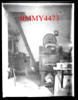 Machine Dans Un Atelier, à Identifier - Plaque De Verre En Négatif - Taille 89 X 119 Mlls - Diapositiva Su Vetro