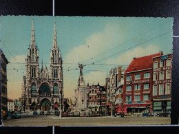 CPSM Ostende Cathédrale St. Pierre Et Paul Et Monument Aux Morts 1914-1918 - Oostende
