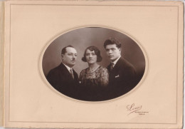 PHOTO LOUIS 29 Bd St Martin PARIS  -  Portrait 3 Personnes  - - Anonymous Persons