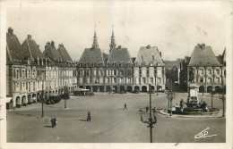 08 - CHARLEVILLE -  PLACE DUCALE - STATUE DE CHARLES DE GONZAGUE - Charleville