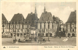 08 -  CHARLEVILLE - PLACE DUCALE - STATUE DE CHARLES DE GONZAGUE - Charleville