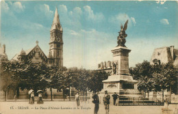 08 - SEDAN - LA PLACE D'ALSACE LORRAINE ET LE TEMPLE - Sedan