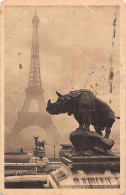 75-PARIS LA TOUR EIFFEL-N°T5205-G/0103 - Tour Eiffel