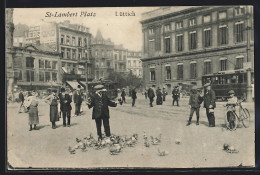 AK Liege, Place Saint-Lambert, Le Charmeur De Pigeons, Strassenbahn  - Tram